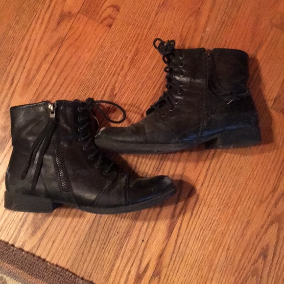 Size 6-7 Boot Bundle - Picture 3 of 5